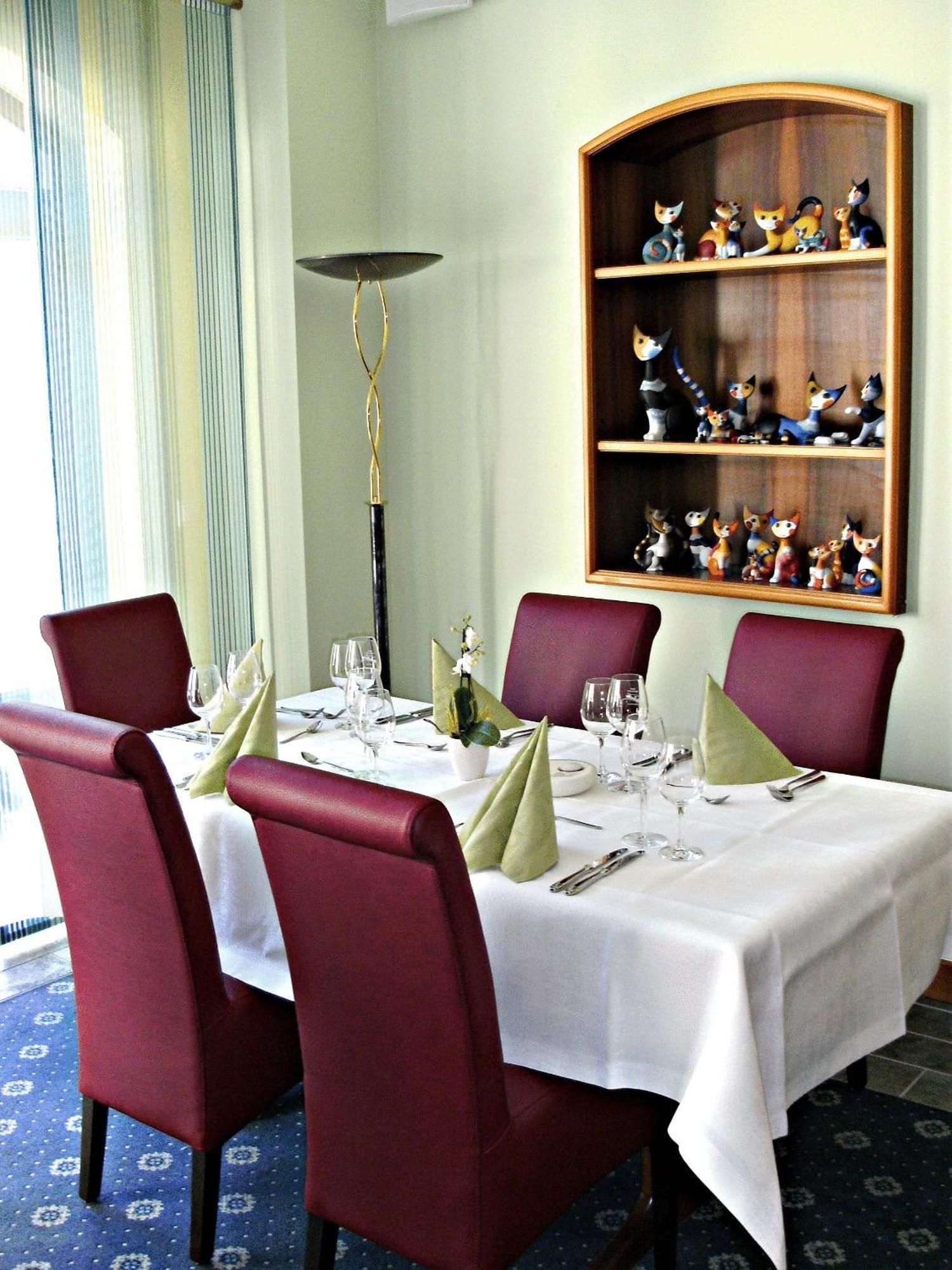 קלוטן Weinhotel Hubertus Garni מראה חיצוני תמונה