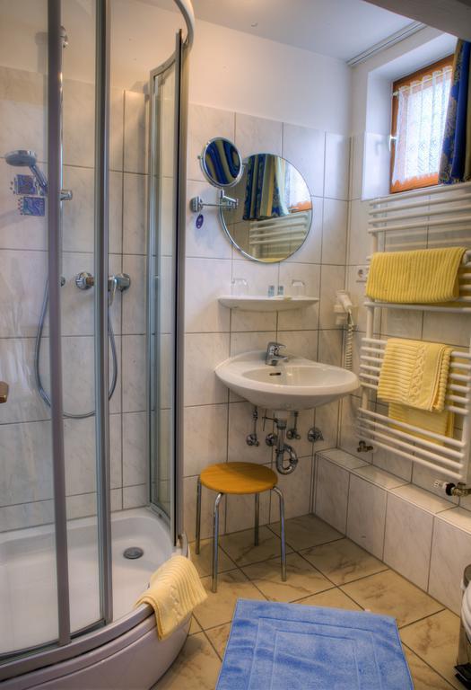 קלוטן Weinhotel Hubertus Garni מראה חיצוני תמונה